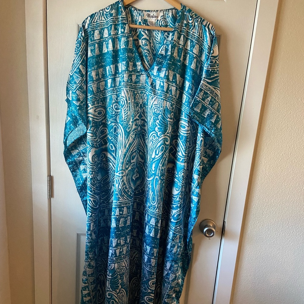 Vintage Caftan by Winlar- Gorgeous Flowy Frock in a pretty teal & white 😍
